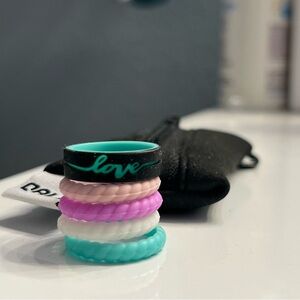Qalo ring and 4 other silicone rings
